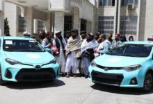 تاکسی جدید افغانستان توسط طالبان معرفی شد؛ تویوتا کرولا آبی و سفید!