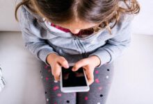 ممنوعیت استفاده از گوشی هوشمند برای کودکان ایرلندی ؛ حفاظت از کودکان در برابر نمایشگر گوشی!