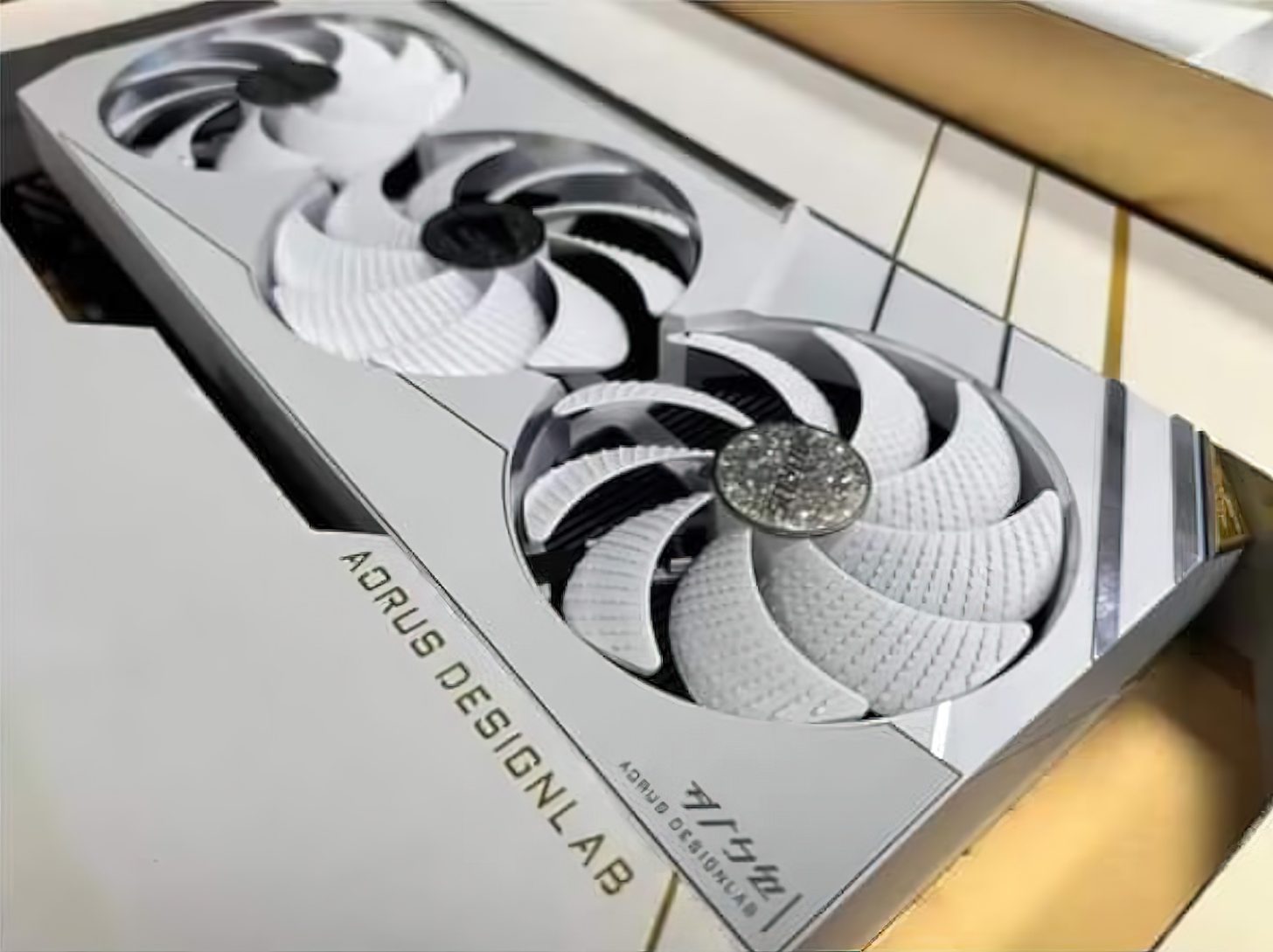 شرکت AORUS از کارت گرافیک GeForce RTX 4080 SUPER Xtreme ICE رونمایی کرد