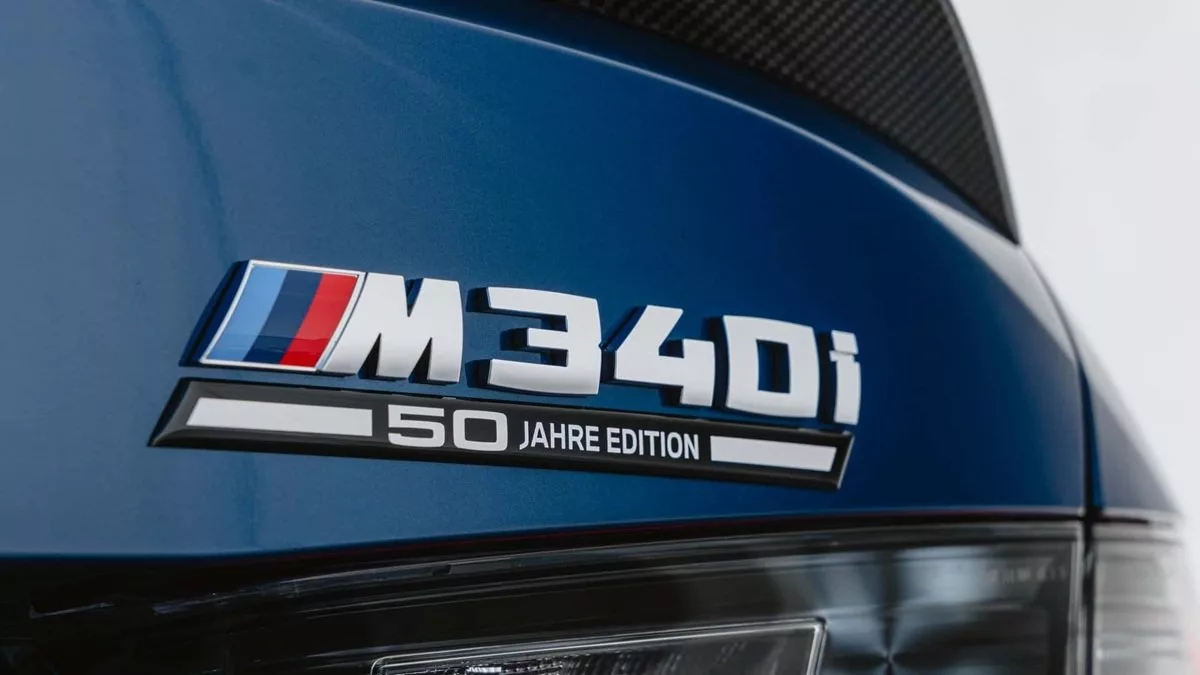 بیامو M340i 50 Jahre Edition با رنگهای خاطرهانگیز معرفی شد