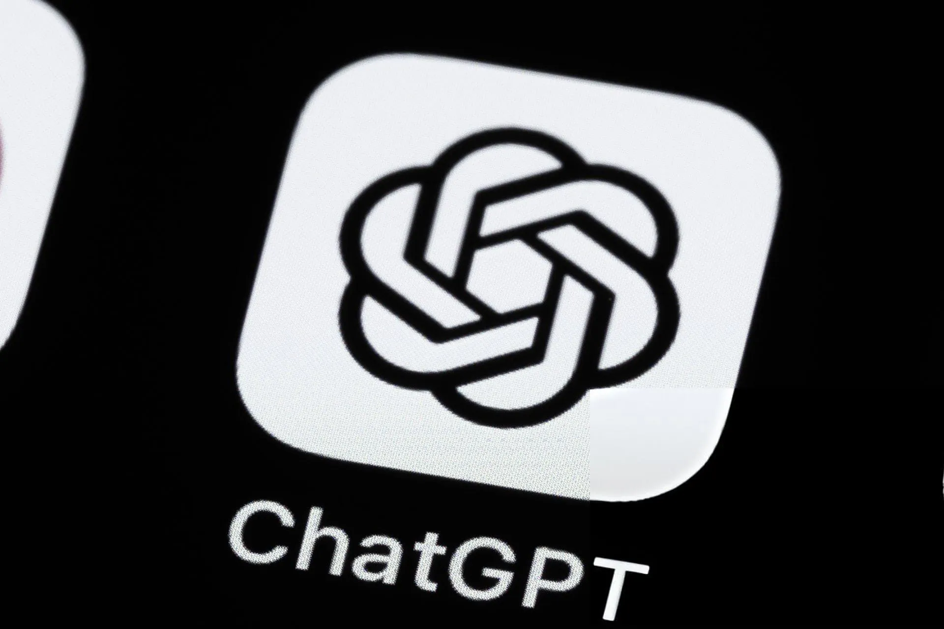 ChatGPT بالاخره میتواند استفاده از خطتیرههای بلند را کنار بگذارد