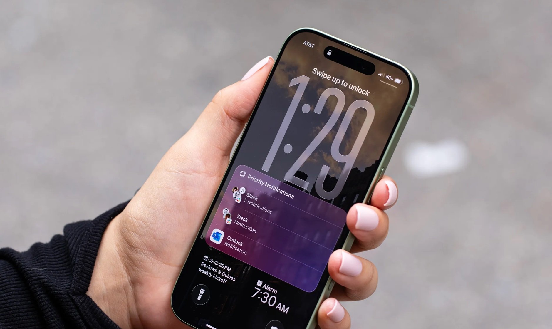iOS 26.2 منتشر شد؛ تمرکز اپل روی شخصیسازی، ارتباط و امنیت