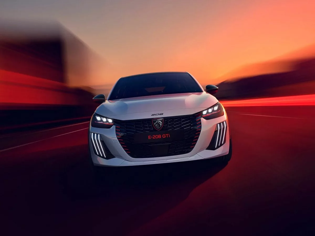 رونمایی از پژو e-208 GTi؛ اولین جیتیآی برقی شیر فرانسوی با شتاب ۵.۵ ثانیهای