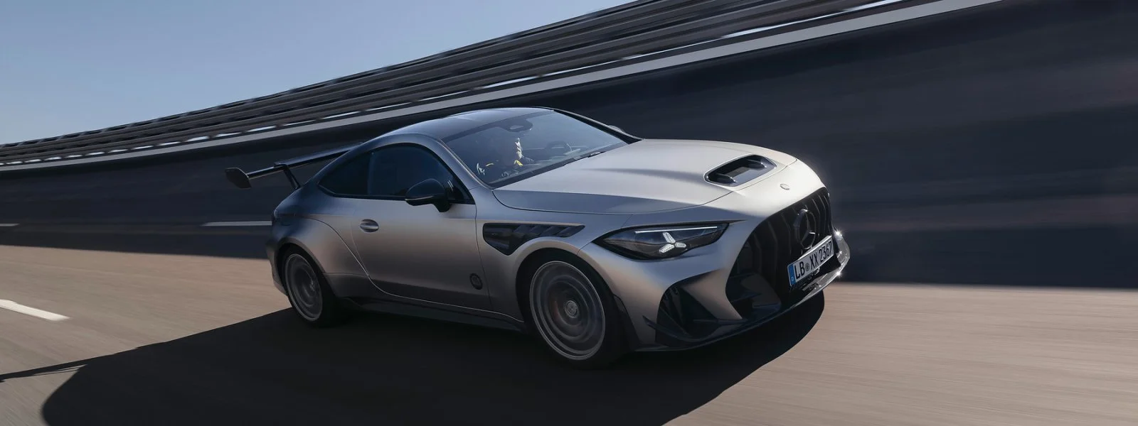 بازگشت باشکوه V8؛ مرسدس-AMG از هیولای ۶۴۶ اسببخاری CLE رونمایی کرد