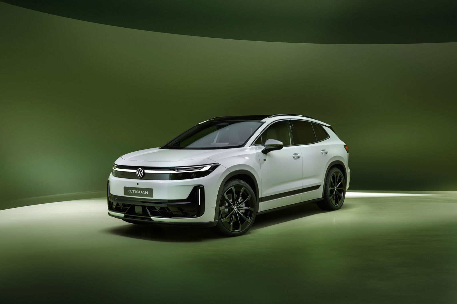 ستارگان نمایشگاه خودرو پاریس ۲۰۲۶؛ از C کلاس تمام برقی تا ID. Tiguan جدید