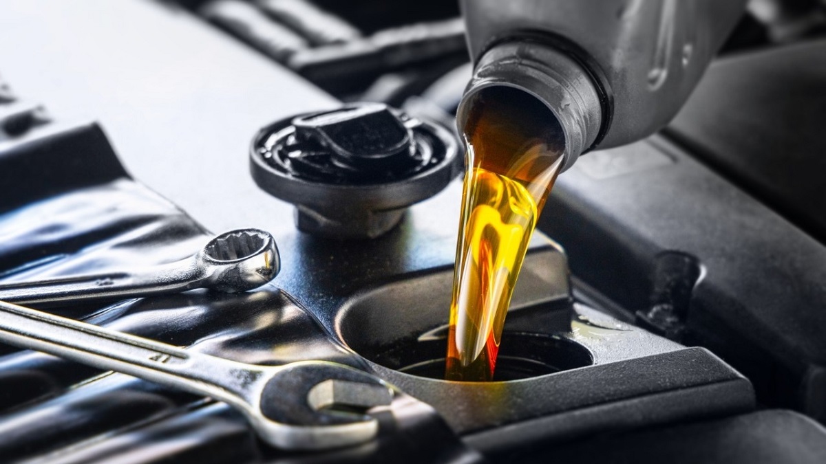 Engine oil price