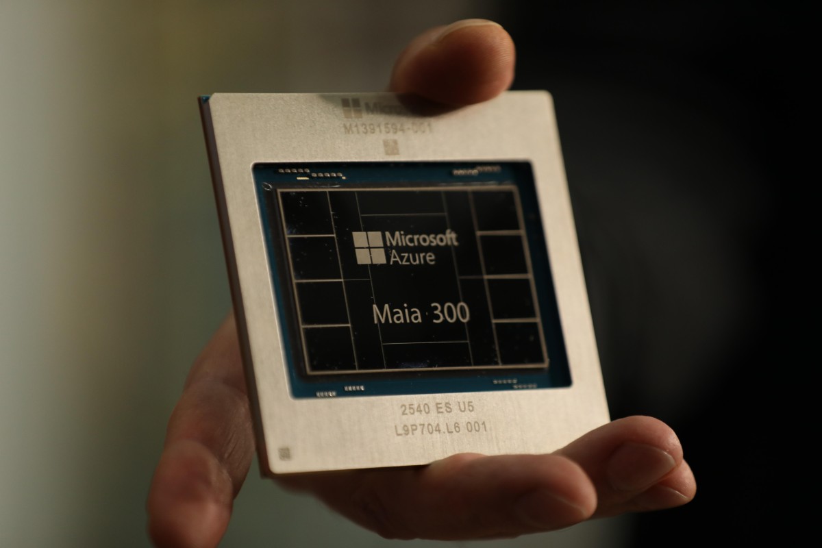 تراشه Maia 300 مایکروسافت