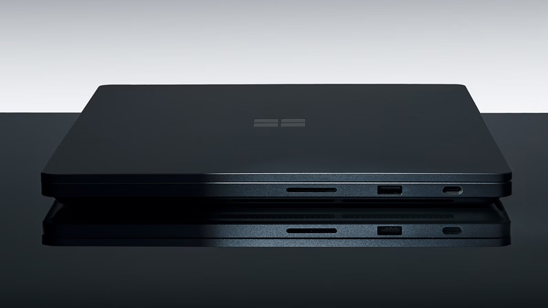افزایش فروش لپتاپهای RTX Spark؛ مدل ۱۲۸ گیگابایتی سرفیس Laptop Ultra ناموجود شد