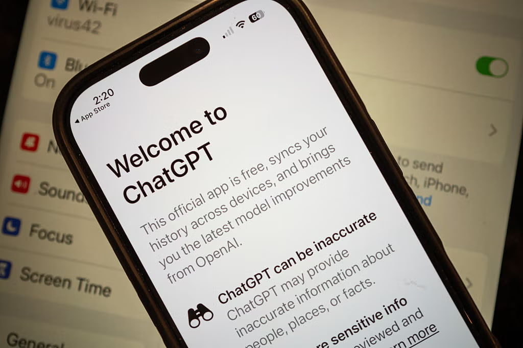 حتی نسخه نوجوانان ChatGPT نیز برای افراد زیر ۱۸ سال ایمن نیست